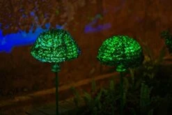 2pcsSolar Artificial Plant Topiary Ball Lights,Faux Boxwood Decorative Ball Solar Decor With 7 Color LED Lights Built-in For Backyard, Balcony,Garden Wedding And Home Decorative Sightseeing Tree Lamp -Green Leaf Store 41eR0LaBqOL